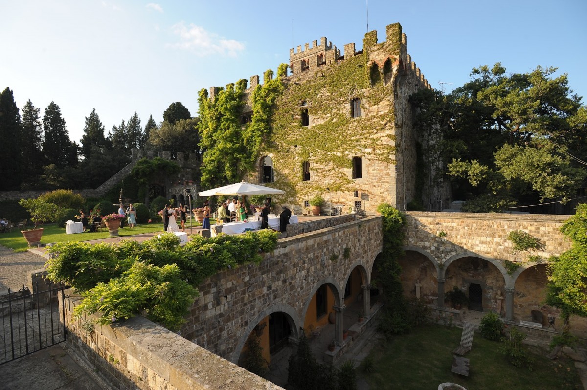 dama-wedding-itali-castle-vincigliata-venue-tuscany-5